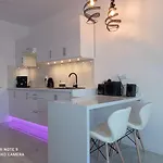 Good Day Apartments- Private Parking New Town Apartamento *