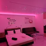 Good Day Apartments- Private Parking New Town Apartamento
