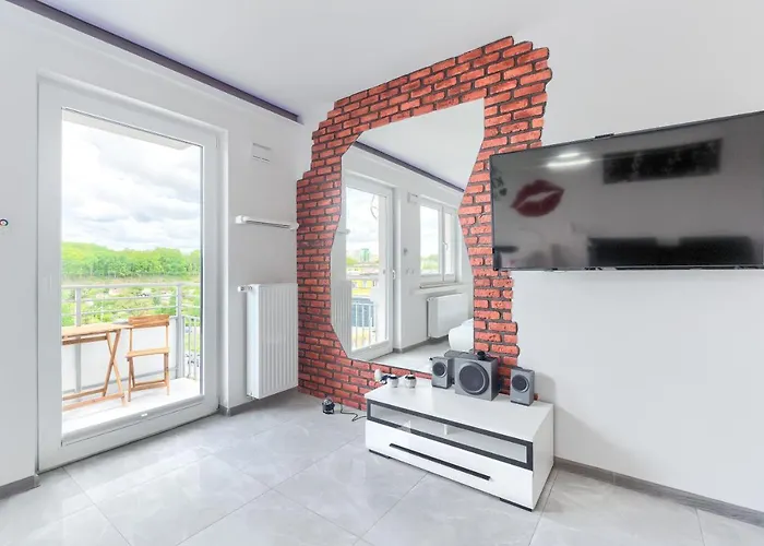 Good Day Apartments- Private Parking New Town