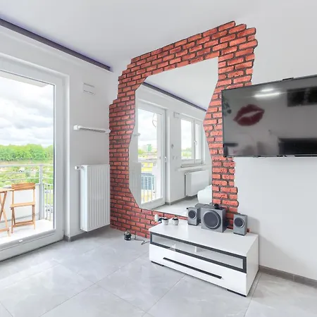 Good Day Apartments- Private Parking New Town