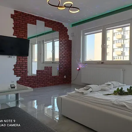 Good Day Apartments- Private Parking New Town דירה *