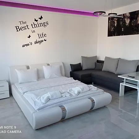 Good Day Apartments- Private Parking New Town Lägenhet