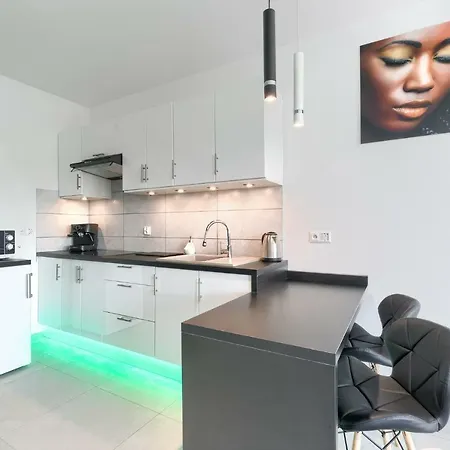 Lägenhet Good Day Apartments- Private Parking New Town