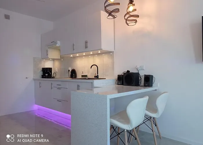 Good Day Apartments- Private Parking New Town 公寓 *