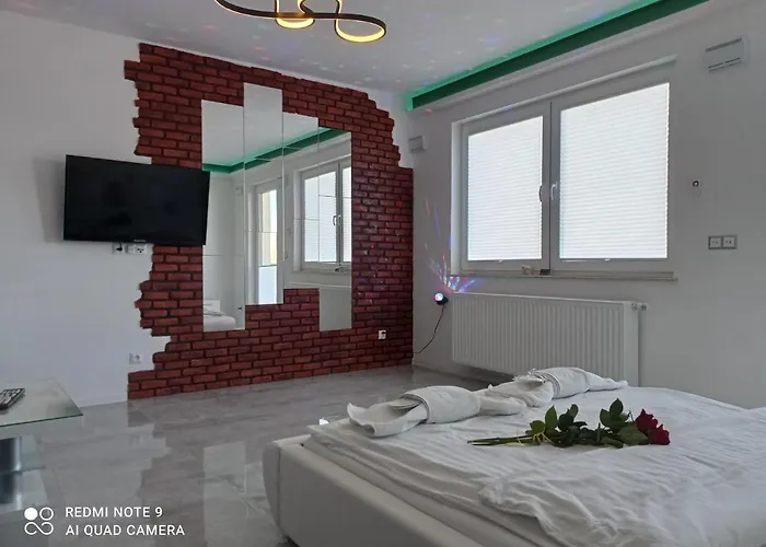 Good Day Apartments- Private Parking New Town