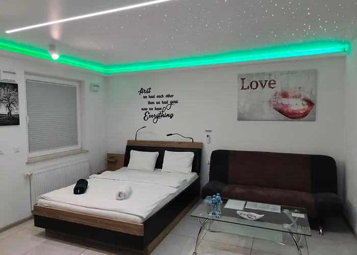 Good Day Apartments- Private Parking New Town 公寓 *